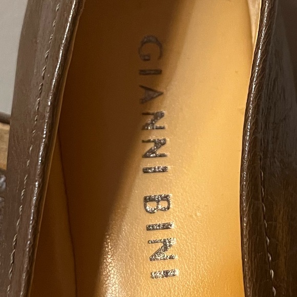 NWOT Gianni Bini Flats w/ Tons of Style!! - Picture 9 of 11